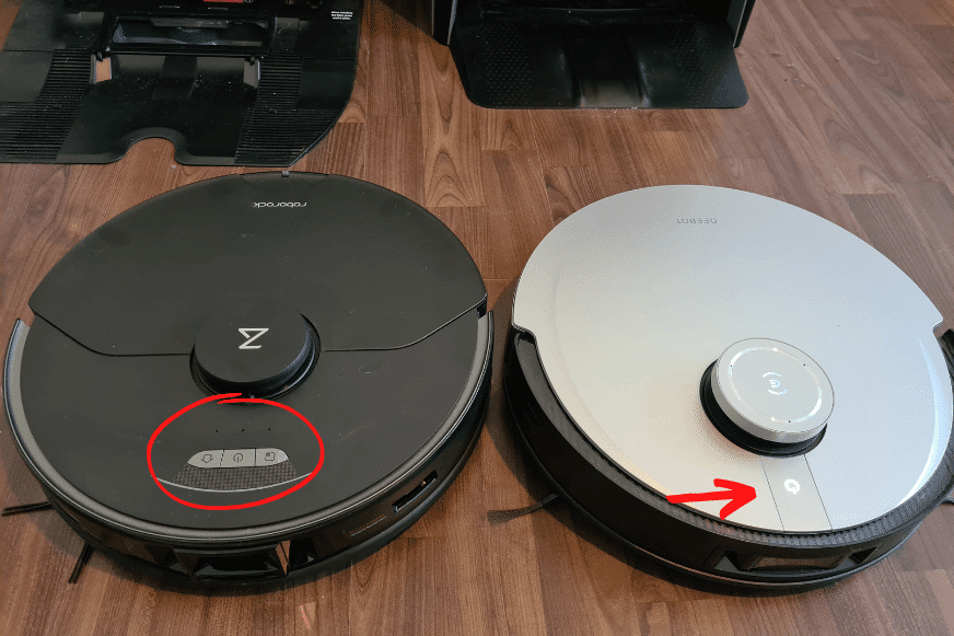 Bedienknöpfe am Roborock S7 MaxV Ultra und am Ecovacs Deebot X1 Omni sind von oben zu sehen